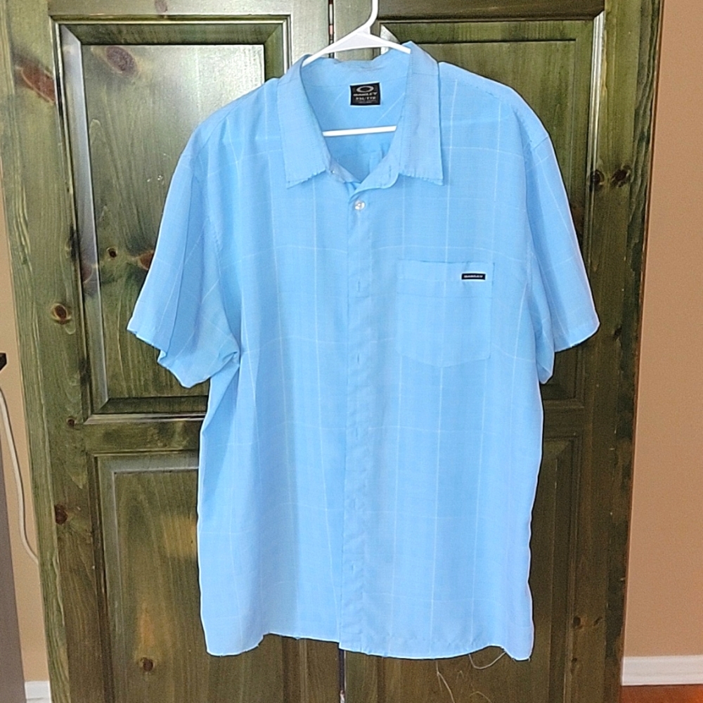 Men's Oakley button Down shirt Size XXL